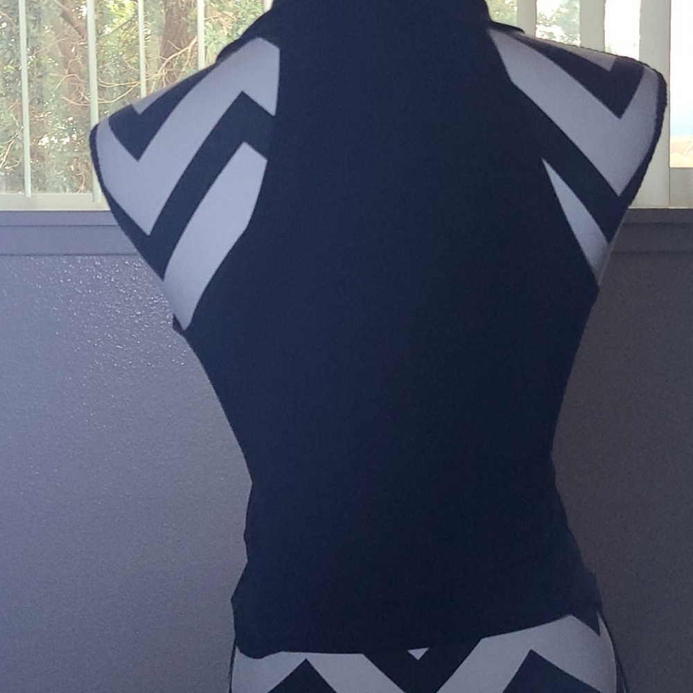 Womens top - Picture 2 of 2